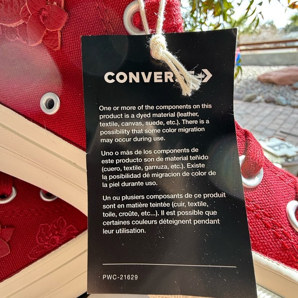 Red Chuck Taylor All Star Lift 3D Florals - Picture 4 of 9